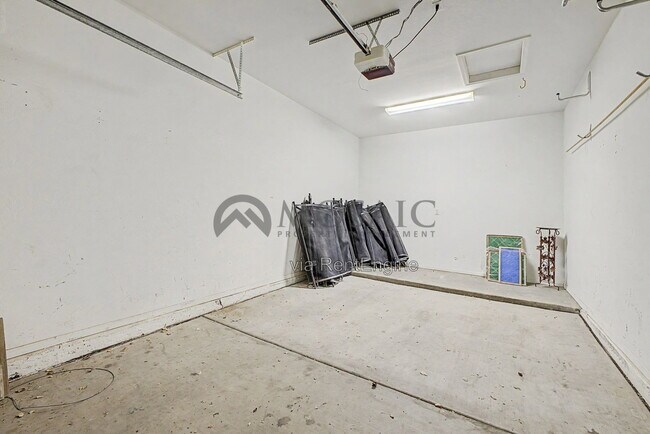 Building Photo - 2172 W Enfield Way