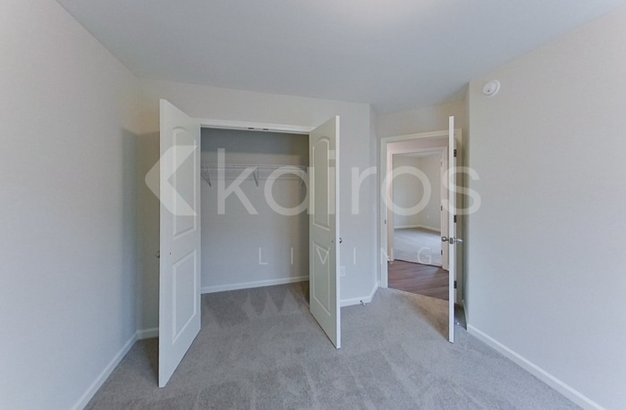 Building Photo - 755 Park Ln