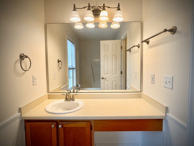 Building Photo - 1005 Gordon Woods Rd