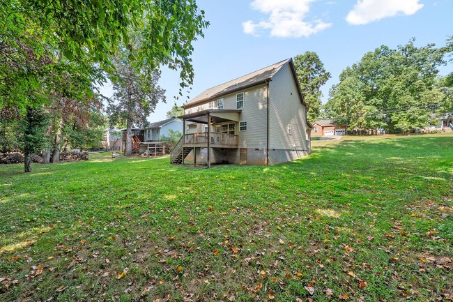 Building Photo - Pet Friendly Four Bedroom!