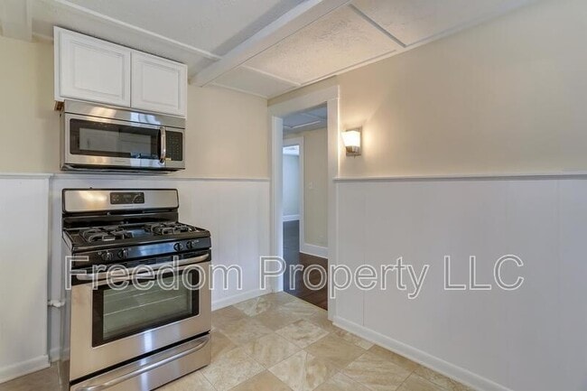 Building Photo - 18 Peck St