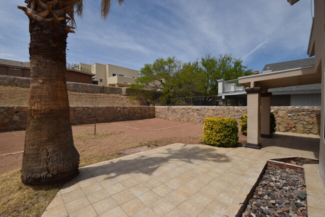 Building Photo - 10893 Alfredo Vasquez Pl