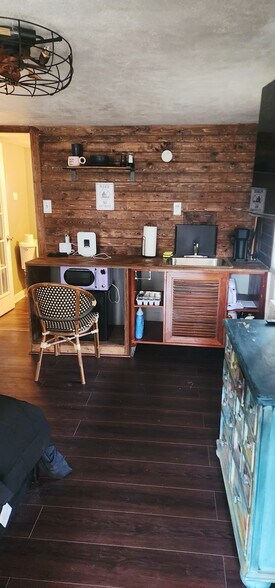 Building Photo - 3737 Maywood Ave