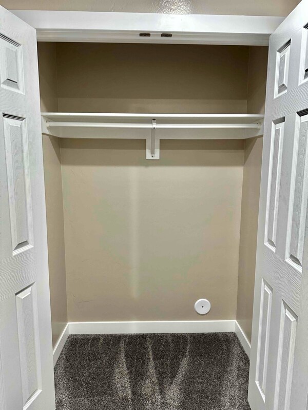 Building Photo - 1976 80 N