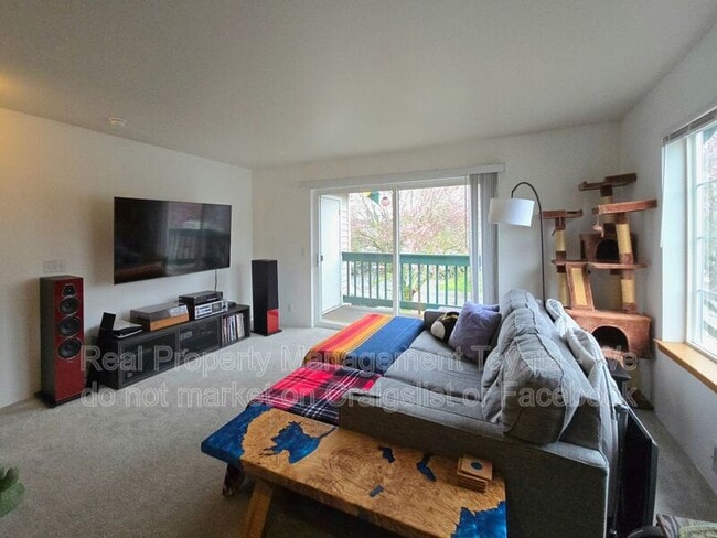 Building Photo - 2824 Valencia St