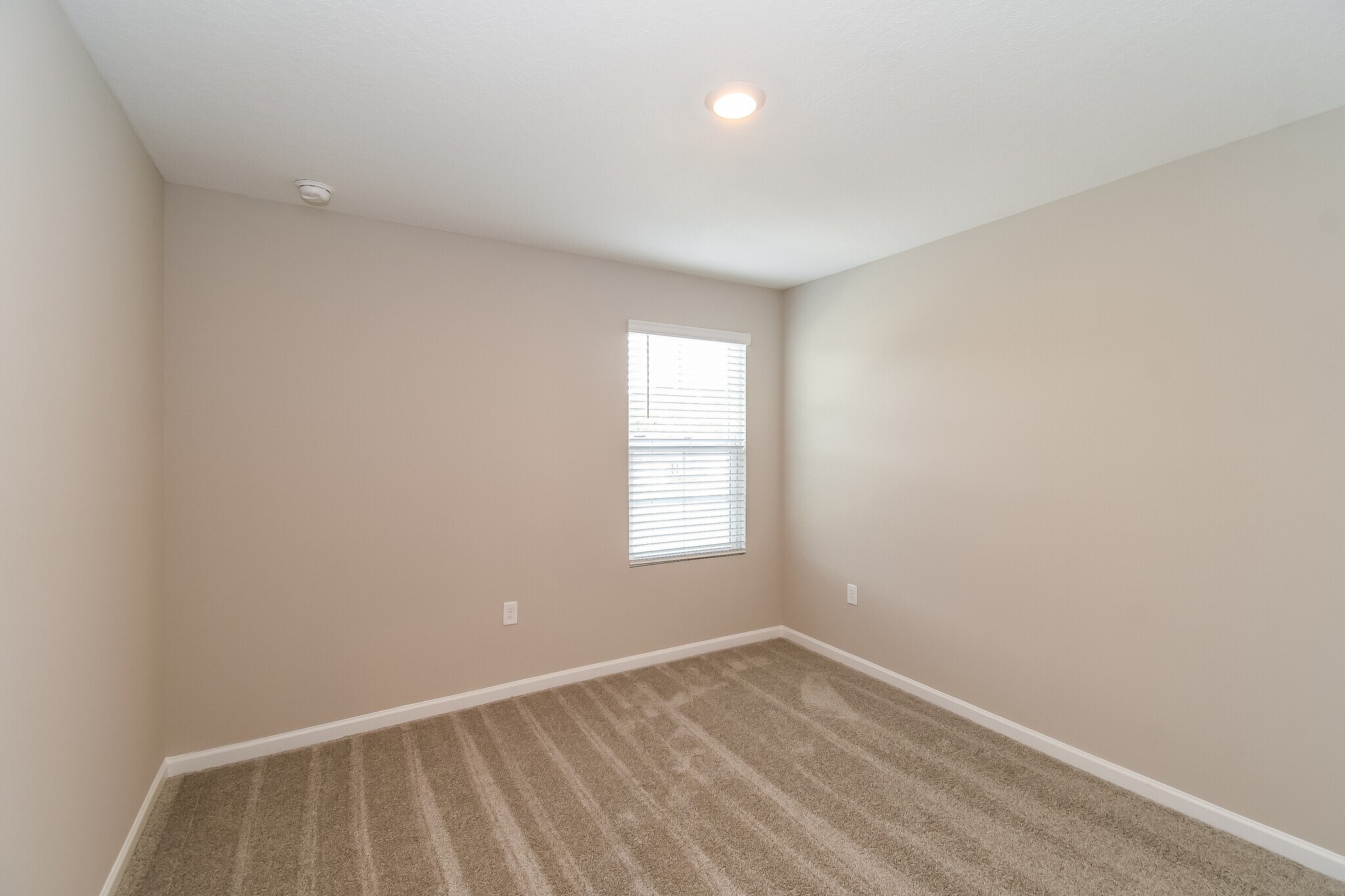 Building Photo - 9130 Udell Ln
