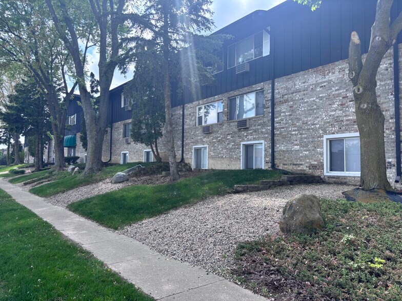 Building Photo - University Heights Apartments