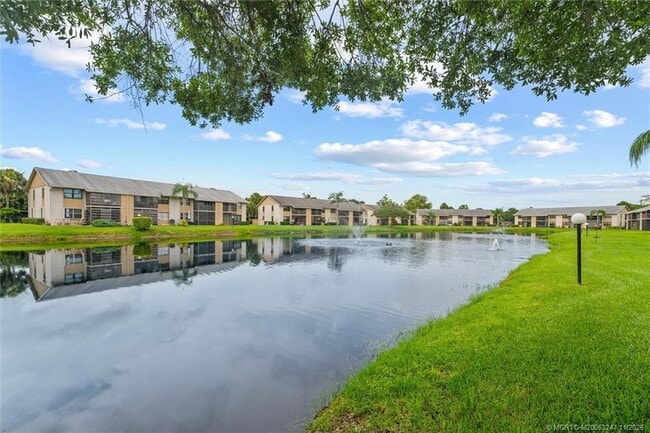 Building Photo - 3151 SE Aster Ln