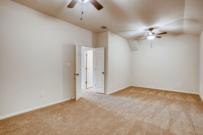 Building Photo - 2606 Mingus Dr