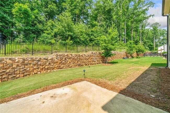 Building Photo - 157 Crest Brooke Dr