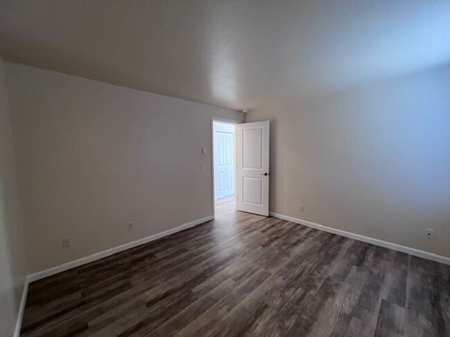 Building Photo - 5684 Eagle Pkwy