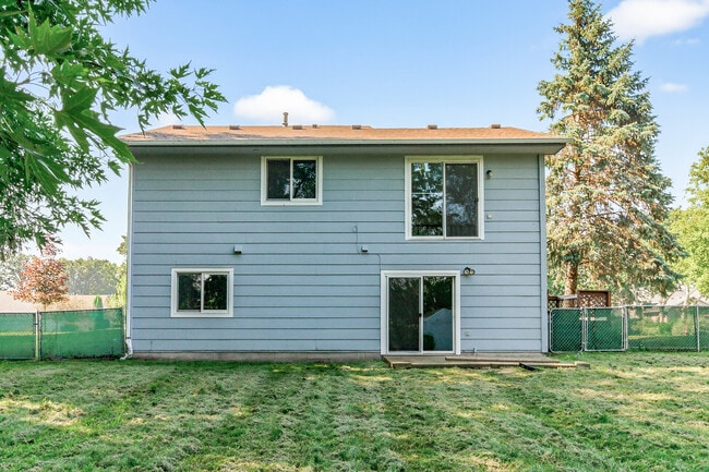 Building Photo - 1819 127th Ave NE