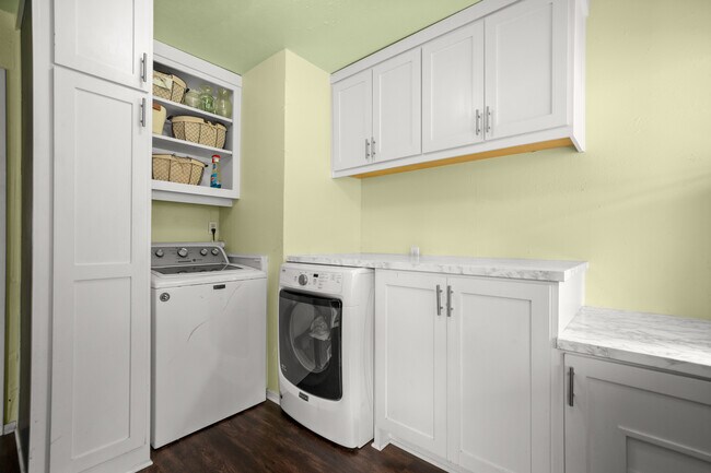 Building Photo - 408 Ramble Ln