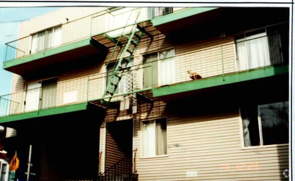 Building Photo - 200 Arguello