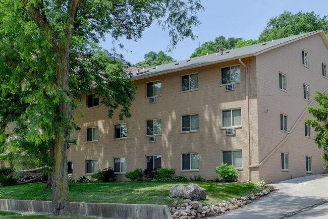 Primary Photo - Ridge Pointe Apartments