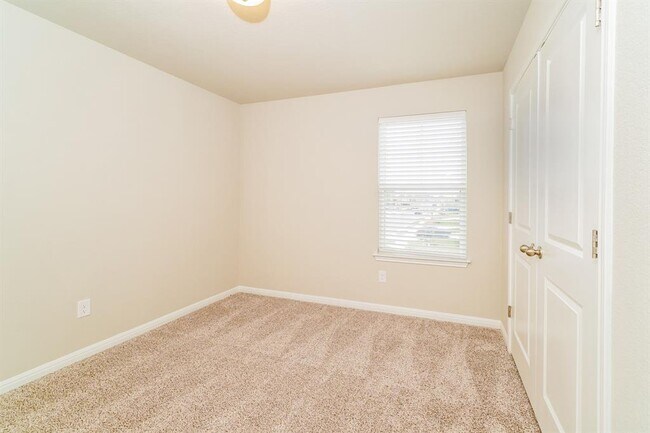 Building Photo - 202 Babblebrook Way