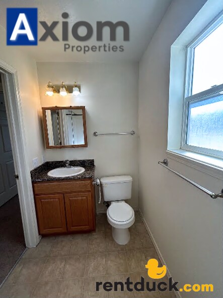 Building Photo - 465 Taft Ave