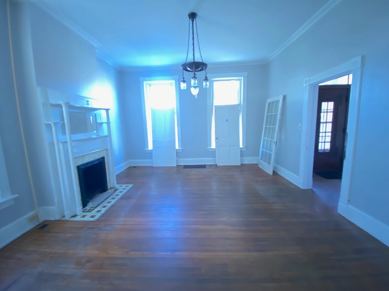 Building Photo - 98 W Main St