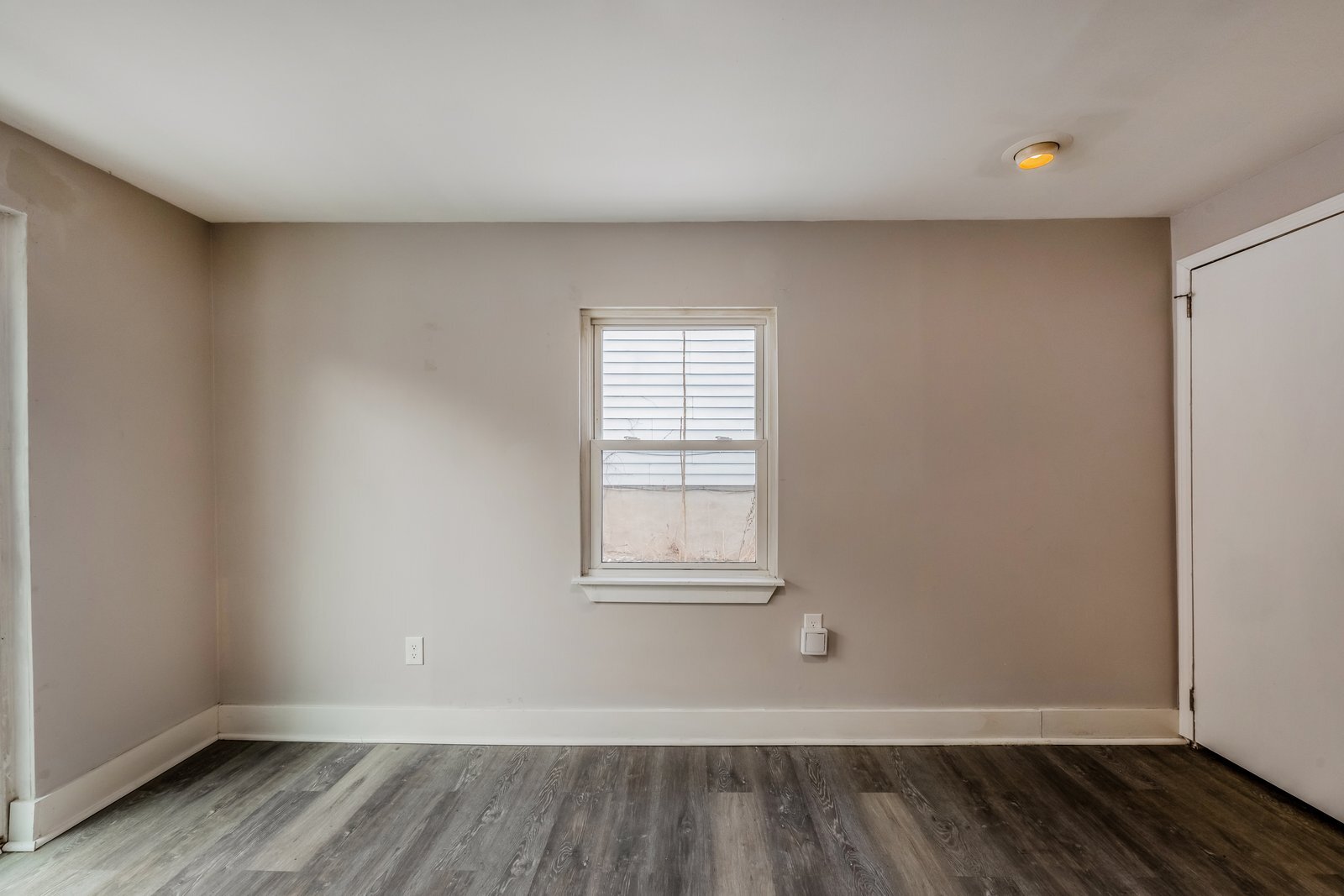 Building Photo - 835 Steuben St