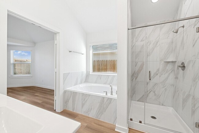 Building Photo - 32419 Sunbeam Dr