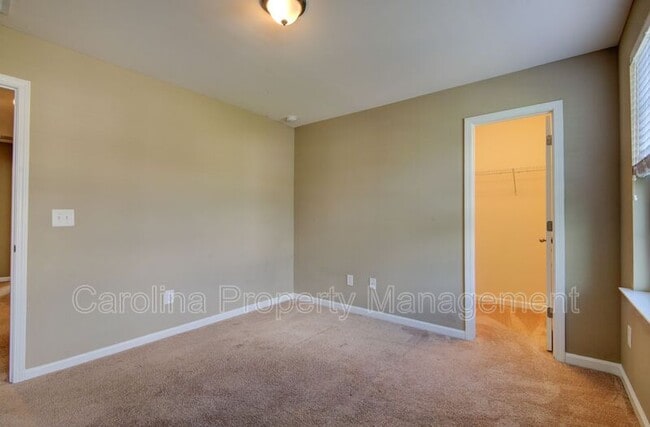 Building Photo - 16125 Hammersmith Farm Dr