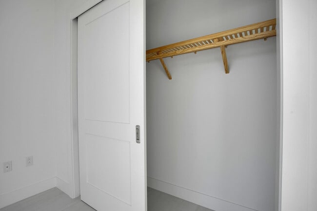 Building Photo - 153 N Seabreeze Blvd