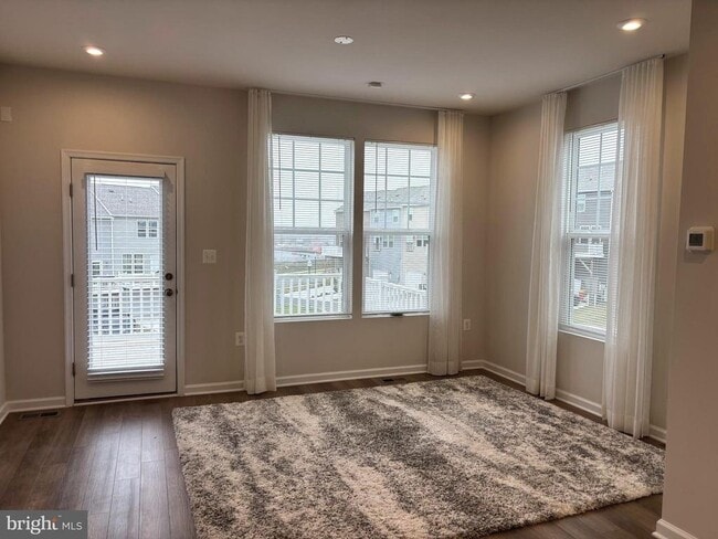 Building Photo - 24 Anthem St