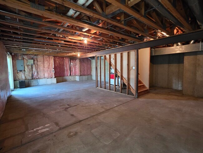 Building Photo - 24 E Honeysuckle Dr