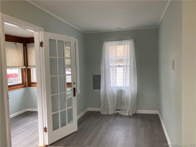 Building Photo - 31 Daggett St