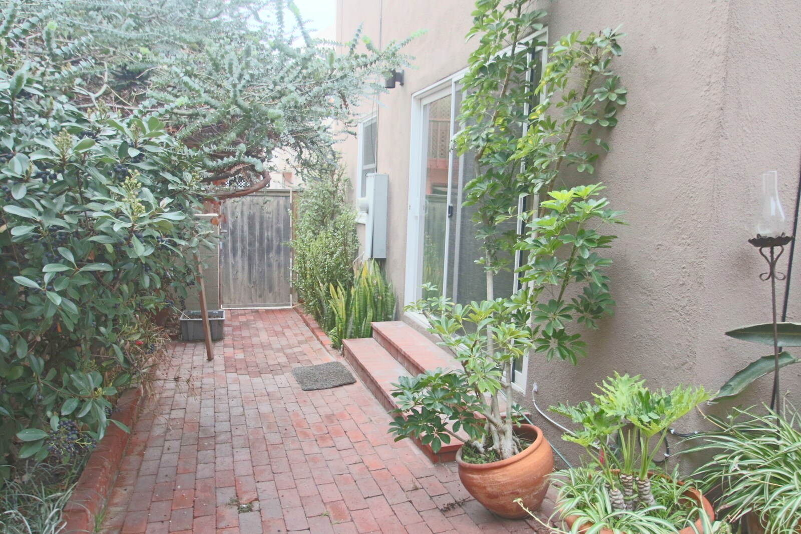 Building Photo - 126 8th St