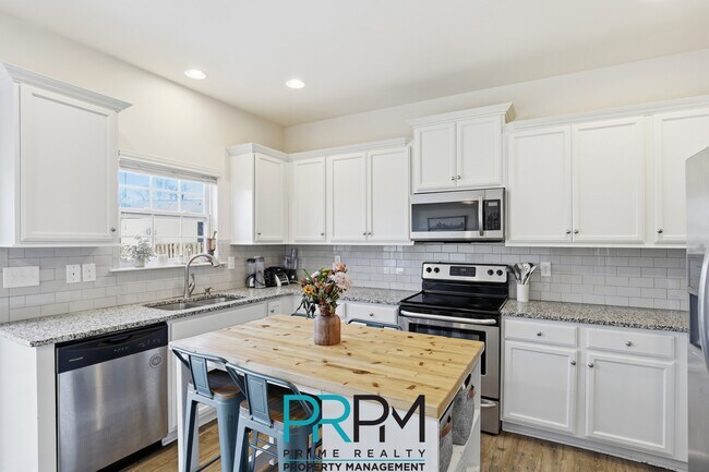 Building Photo - 249 Elmhaven Dr