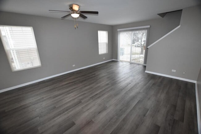 Building Photo - 24 Waterbury Cir