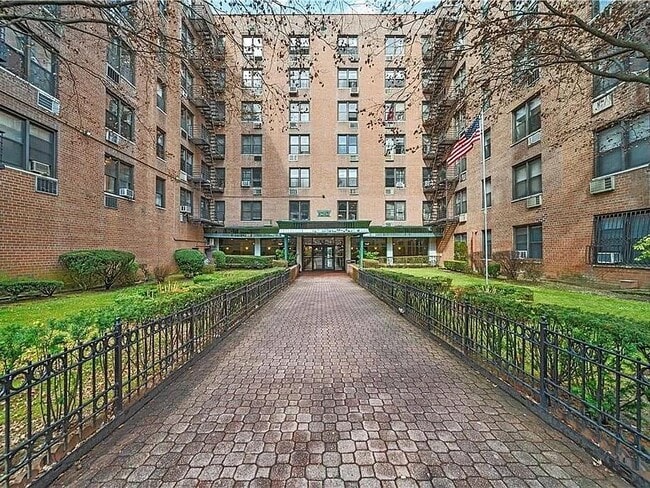 Building Photo - 1213 Avenue Z