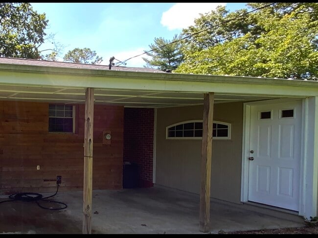 Building Photo - 962 Draughon Dr