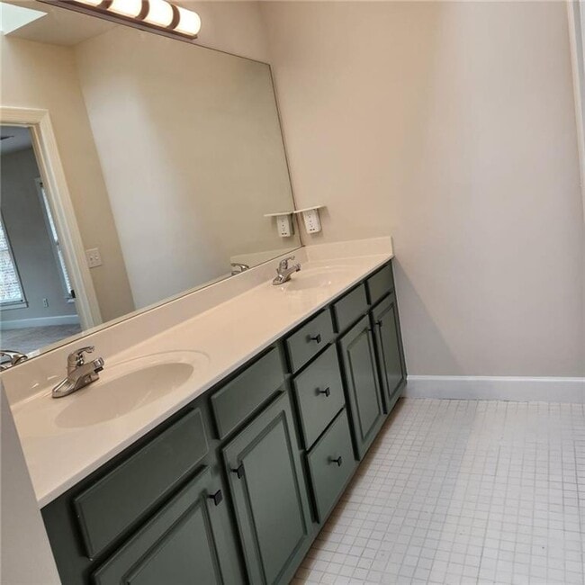 Building Photo - 687 Bonaventure Ave NE