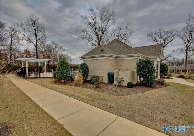 Building Photo - 8599 Bellewood Ln NW