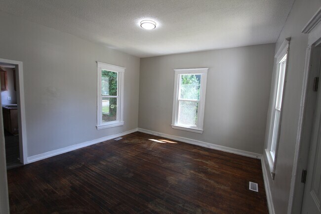 Building Photo - 215 Stewart Ave
