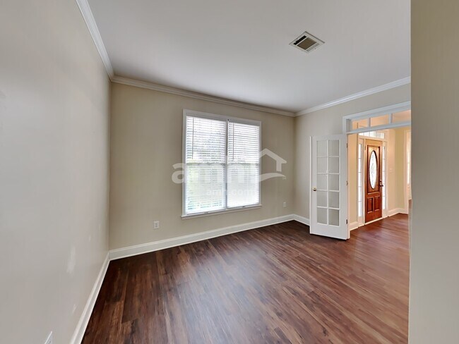 Building Photo - 5626 Fallsbrook Knoll