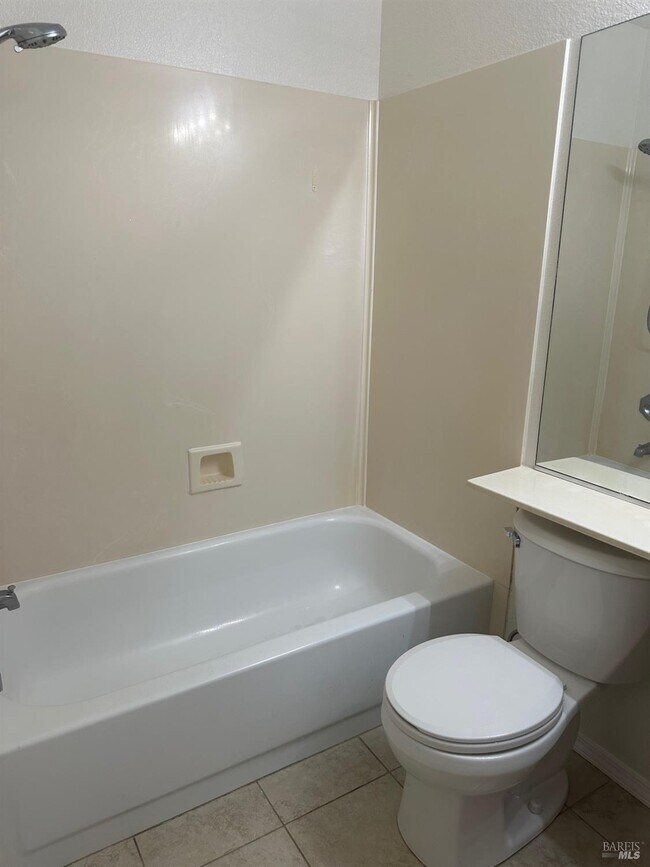 Building Photo - 767 Raven Dr