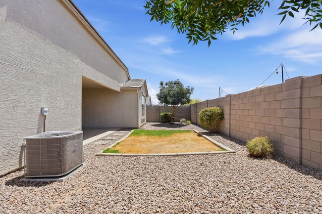 Building Photo - Spacious 5-Bedroom Home with Open Floor Plan & Private Backyard