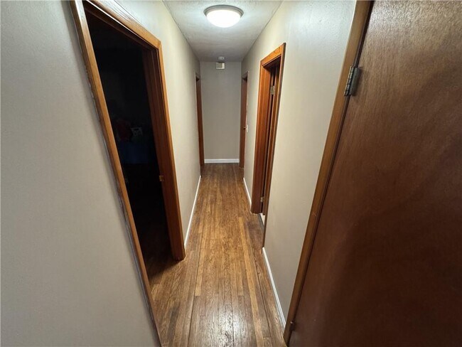 Building Photo - 22 Overhill Rd