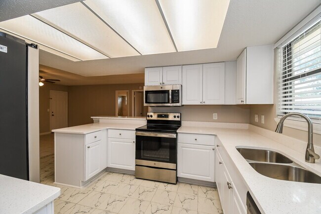 Building Photo - 1540 Derringer Rd