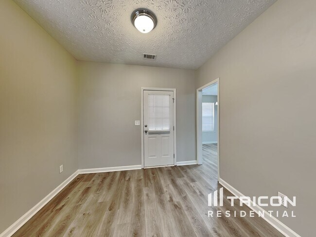 Building Photo - 1221 Browns Country Lane Locust Grove GA