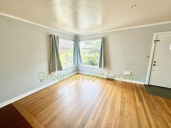 Building Photo - Gorgeous 2 Bedroom with finished basement,...