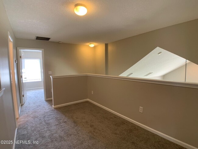 Building Photo - 647 Acorn Chase Dr