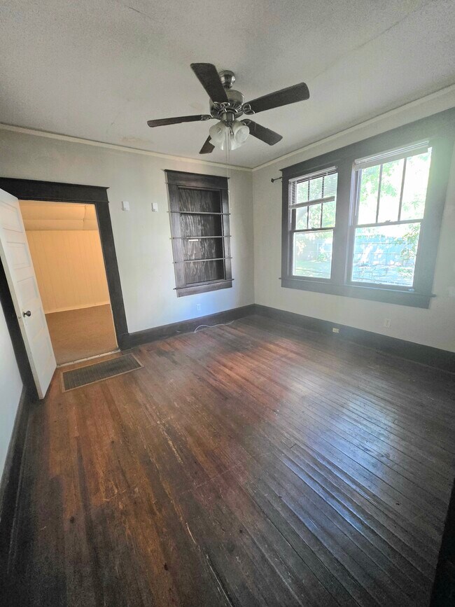 Building Photo - Kenan Street