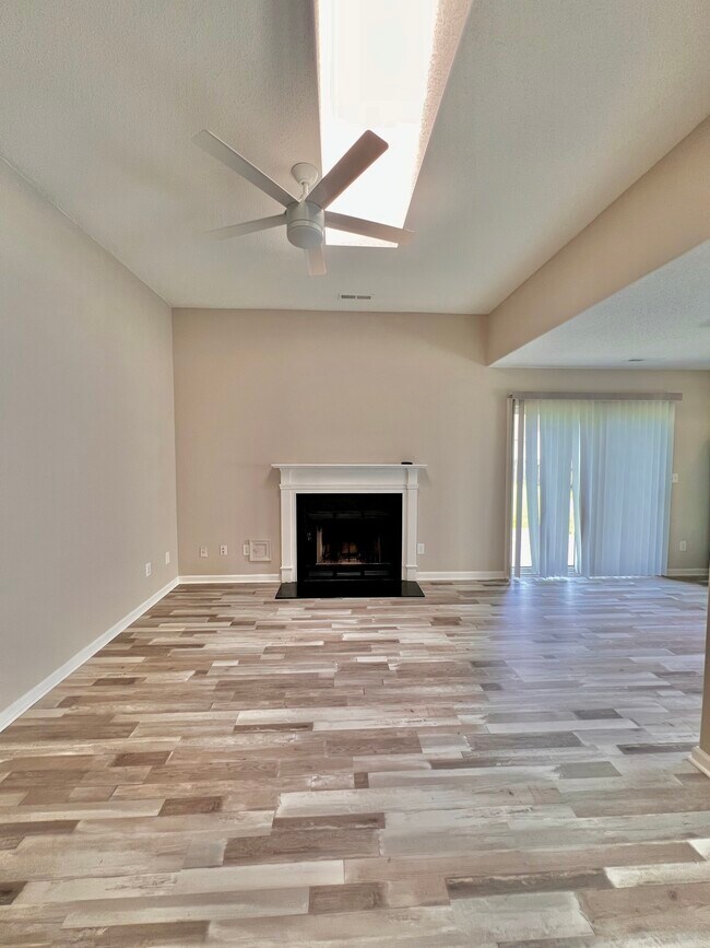 Building Photo - 6223 Cambridge Dr