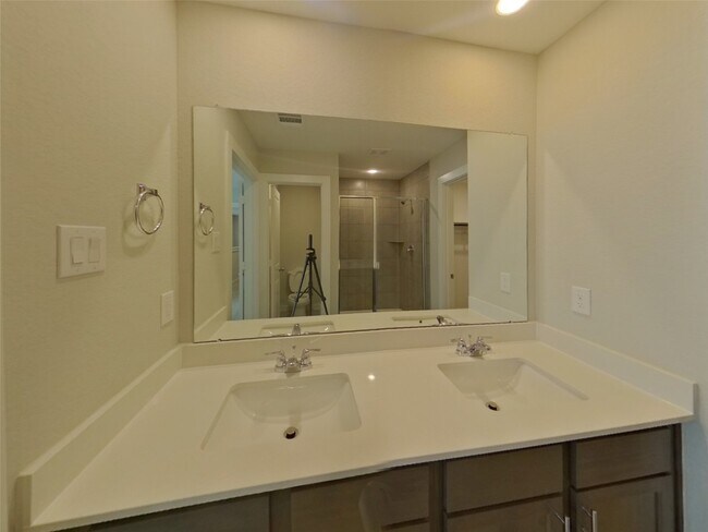 Building Photo - 4914 San Fabiano Ct