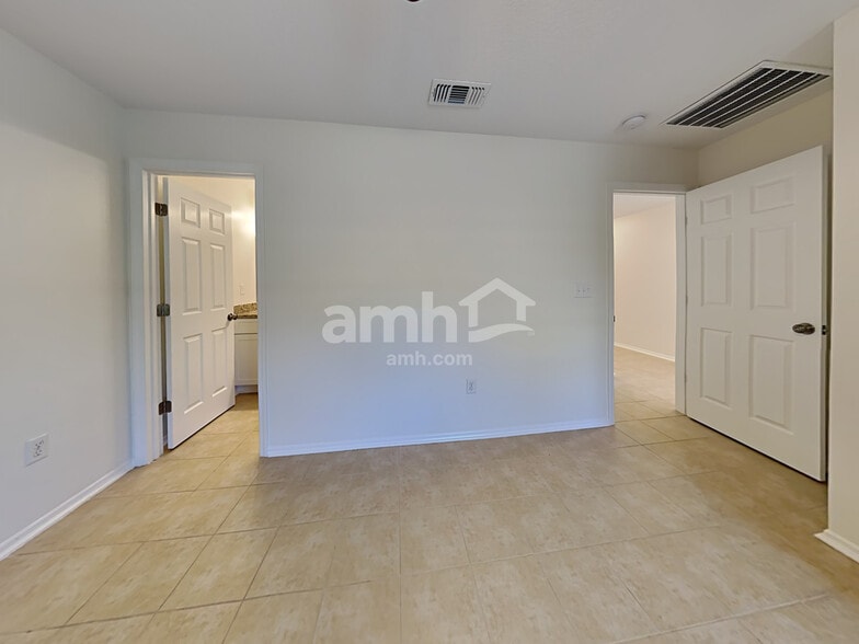 Building Photo - 77088 Cobblestone Dr