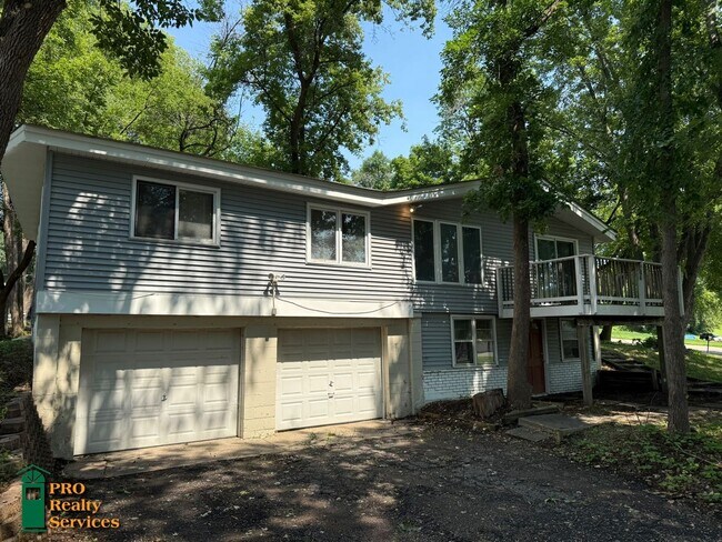 Building Photo - 4 Bedroom Home **Half off August Rent with...